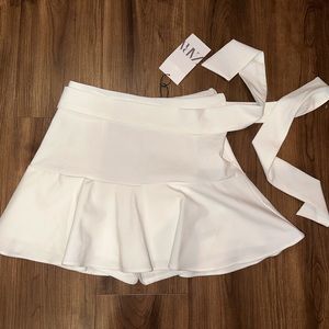 BOW TRIM SKORT. White skirt zara